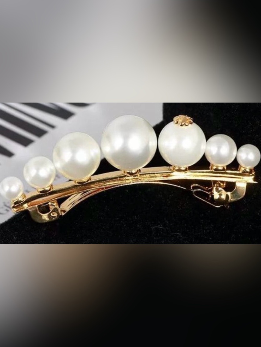 Tory Burch Gold Hair Clip. White Pearls with Gold Emblem . New - Picture 3 of 6